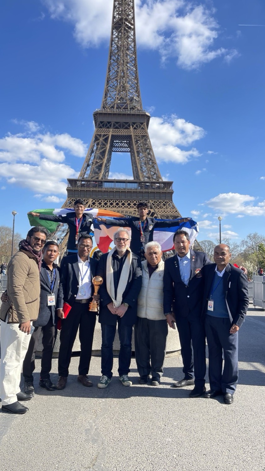 IFSA's Indo-French delegation at the Eiffel Tower, Paris